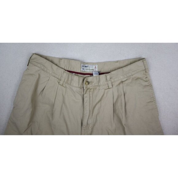 OLD NAVY - MEN'S PLEATED FRONT KHAKI CHINO SHORTS - SIZE 38 - 9" INSEAM - Picture 4 of 14